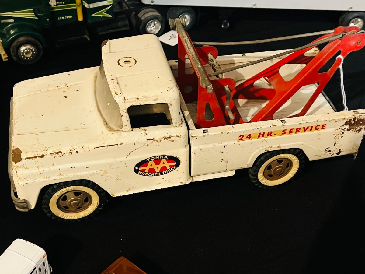 Elkhorn Estate Sale starts on 11/10/2023