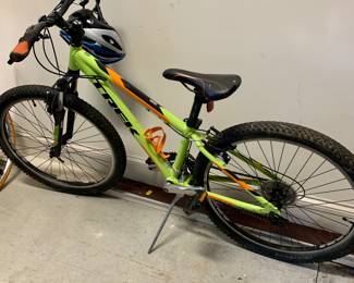 Trek 3500 mountain bike, Shimano components, size 13