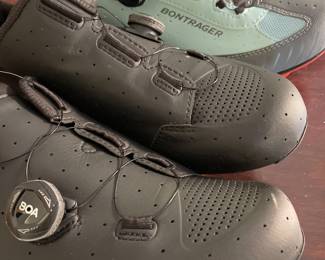 Bontrager clip on cycling shoes. men’s size 11. Ladies size 8.5