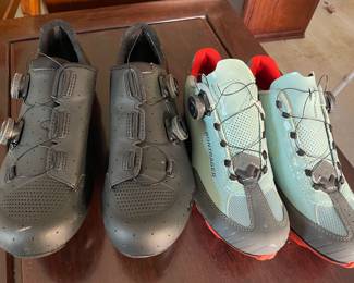 Bontrager clip on cycling shoes. men’s size 11. Ladies size 8.5