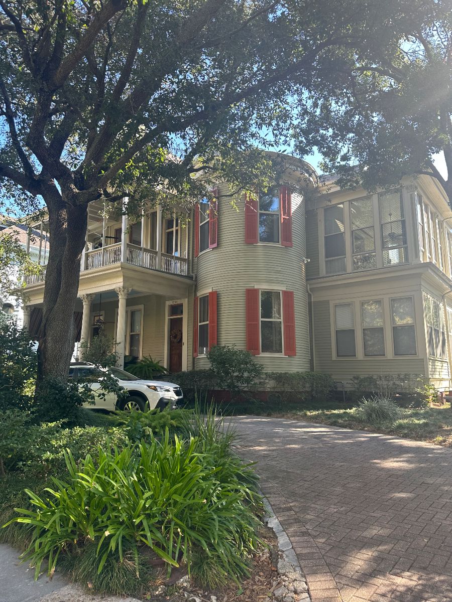 UPTOWN ESTATE BY GREAT SOUTHERN ESTATE SALES... starts on 11/11/2023