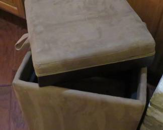 Storage ottoman