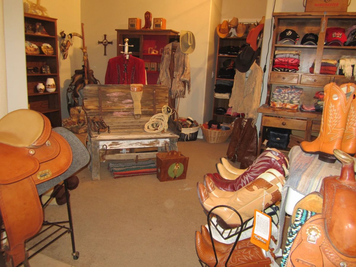 ESTATE SALE by GAYLE in Waddell, AZ starts on 11/9/2023