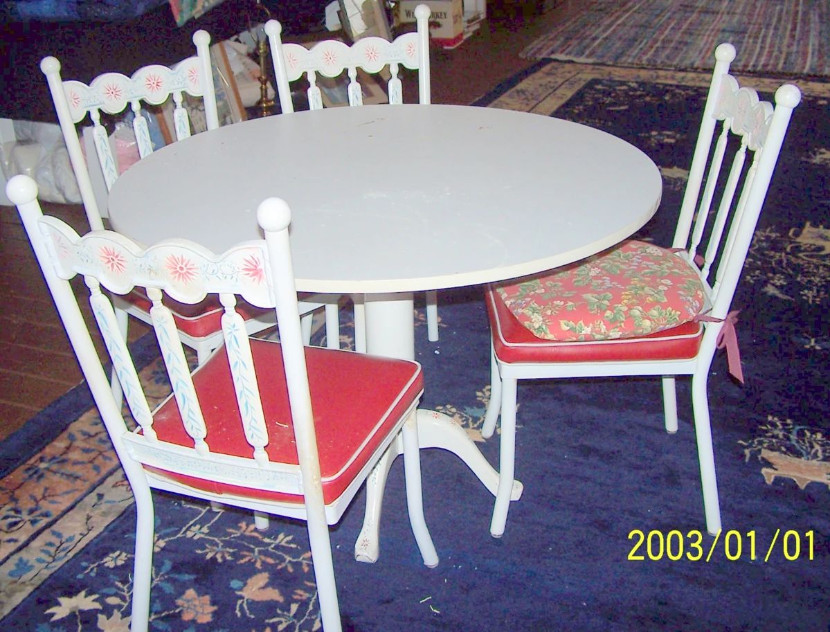 SPECIAL HOLIDAY ESTATE SALE EVENT in Caledonia, NY starts on 11/25/2023