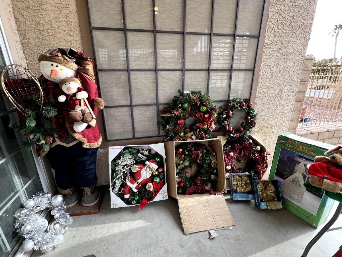 Estate Sale Los Prados in Las Vegas, NV starts on 12/1/2023