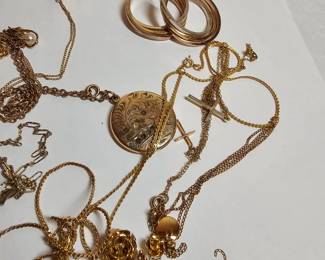 https://www.auctionninja.com/stress-free-estate-services-llc/sales/details/glamorous-gold-silver-watches-and-costume-jewelry-no-reserves-auction-usa-shipping-on-all-items-12.html