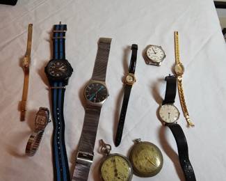 https://www.auctionninja.com/stress-free-estate-services-llc/sales/details/glamorous-gold-silver-watches-and-costume-jewelry-no-reserves-auction-usa-shipping-on-all-items-12.html