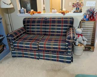 Loveseat 