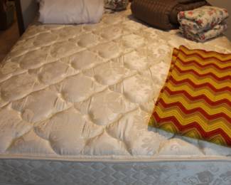 Full mattress set
