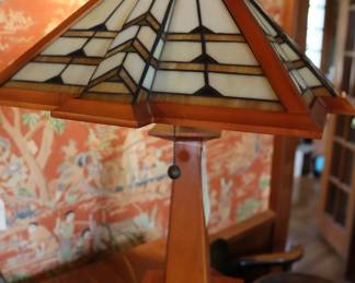 Arts and crafts style leaded glass table lamp