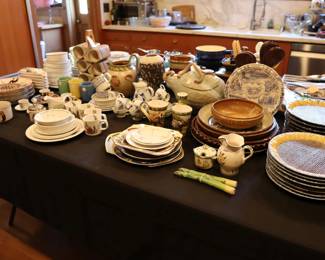 Vintage and antique kitchen ware, teapots