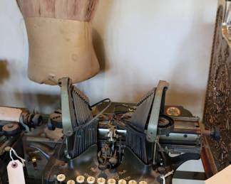 vintage and antique typewriters