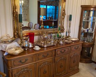 Vintage Formal Dining Room!!