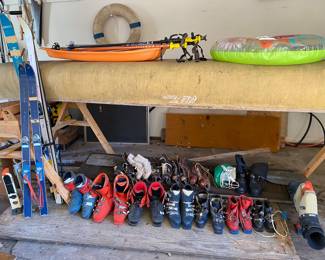 Ski Boots, Ski's, Canoe 