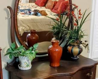 Antique Bow Front Victorian Vanity Dresser beautiful carving 