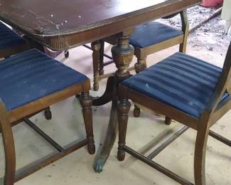 Nice vintage  Duncan P dining room suite