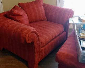 Awesome oversized pub chair with matching ottoman seriously comfortable