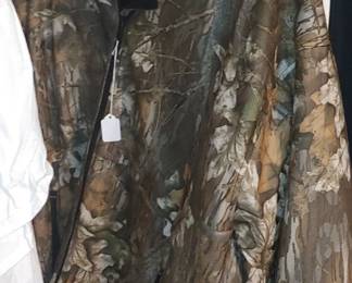 Size 5x outfitters camouflage coat