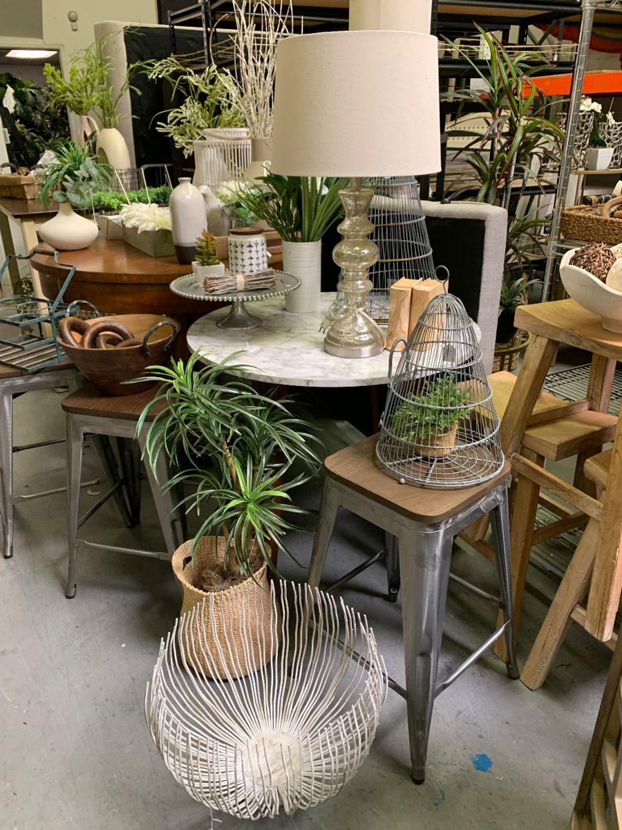 AGOURA HILLS STAGING COMPANY WAREHOUSE BLOWOUT... starts on 11/27/2023
