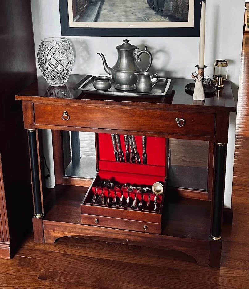 Estate Sale of Jennifer Downs in Champaign, IL starts on 11/9/2023