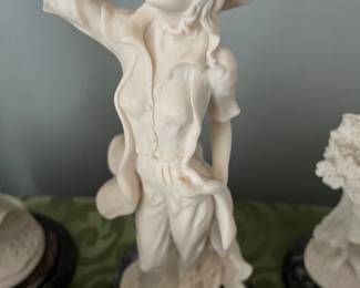 Giuseppe Armani figurine