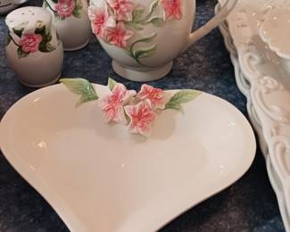 Hearts & flowers decorative serving dish & pitcher