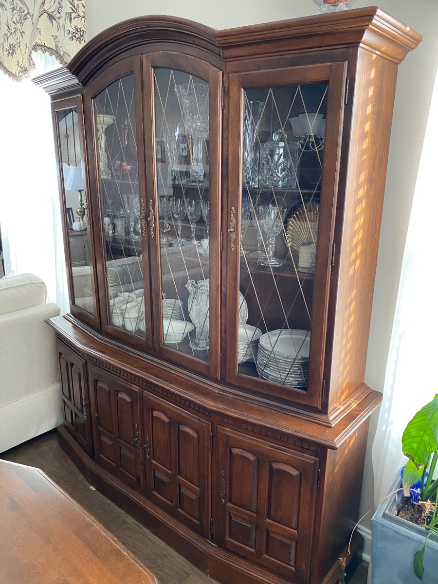 Gallatin Estate Sale! House and Garage!... starts on 11/16/2023