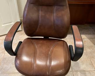 Beautiful leather/wood office chair. Very good condition.