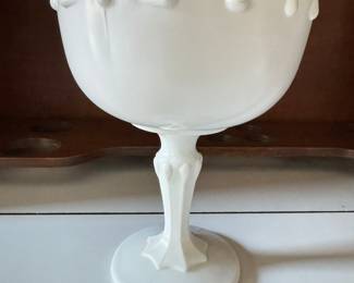 Milk glass 