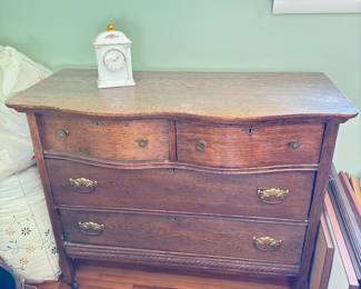 Chest of drawers