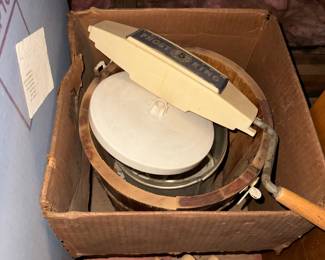 Frost King ice cream maker