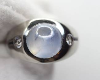 NATURAL NO HEAT STAR SAPPHIRE RING WITH DIAMOND ACCENTS SET IN 14K WHITE GOLD, 7.9 GRAMS
