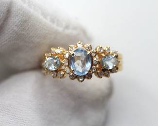 AQUAMARINE AND DIAMOND 18K SOLID GOLD RING .78CTW, 2.84 GRAMS, SIZE 4.75
