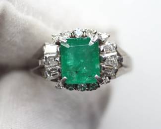 NATURAL EMERALD RING SET IN SOLID PT900 PLATINUM WITH DIAMOND HALO 3.15CTW, 7.6 GRAMS, SIZE 7
