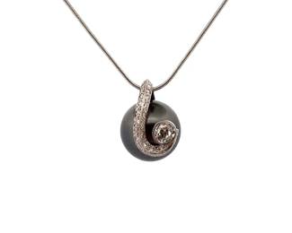 TAHITIAN BLACK PEARL PENDANT SET IN 14K WHITE GOLD WITH DIAMOND ACCENTS D1.10CTW, 9.6 GRAMS, 20 INCHES
