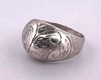 STERLING SILVER ENGRAVED RING
