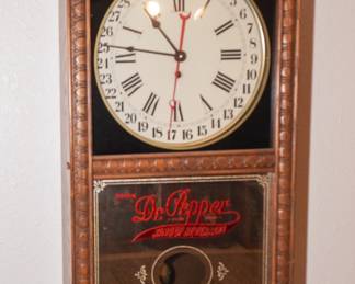 Reproduction Dr. Pepper clock