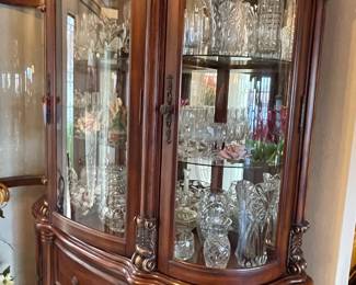curio cabinet w/crystal