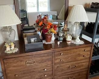 drexel dresser w/mirror