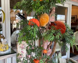 faux tree (a pumpkin tree?)