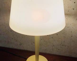 Gerald Thurston for Lightolier table lamp - top is not burnt! 
