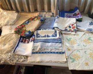 More linens: placemats, runners, embroidered & appliquéd pieces