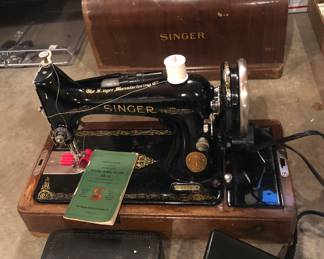 Singer 99-13 sewing machine with bentwood case, manual & box of attachments, circa 1939 (NO knee control) 