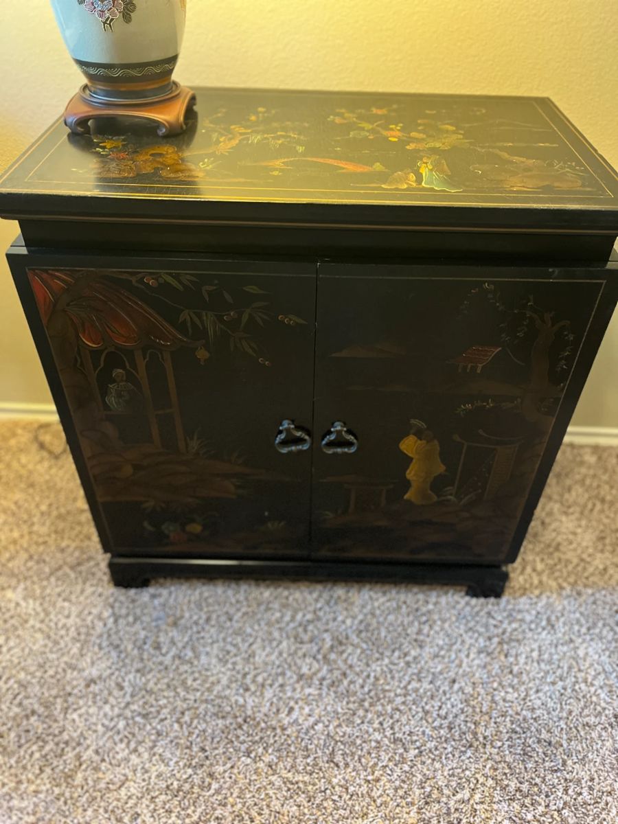 Devlin Estate Sales in Huntsville, Texas starts on 11/18/2023