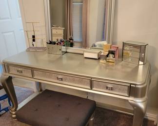 Large silver vanity w/bench