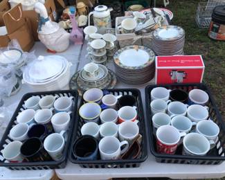 China and dishes
Mikasa sets 