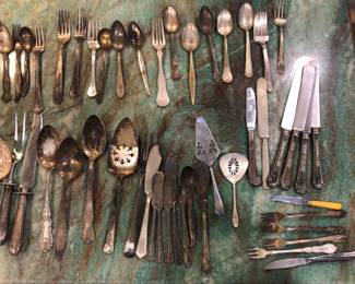 Silverplate miscellaneous serving pieces and flatware