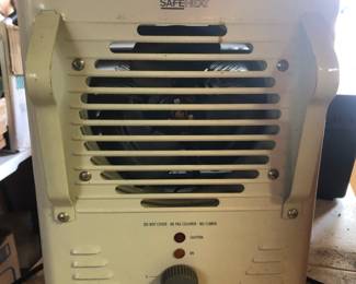 Small Delonghi heater