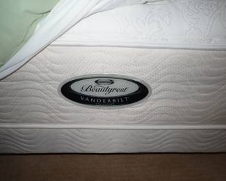 BEAUTYREST MATTRESS & BOX SPRING