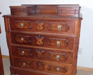 DRESSER